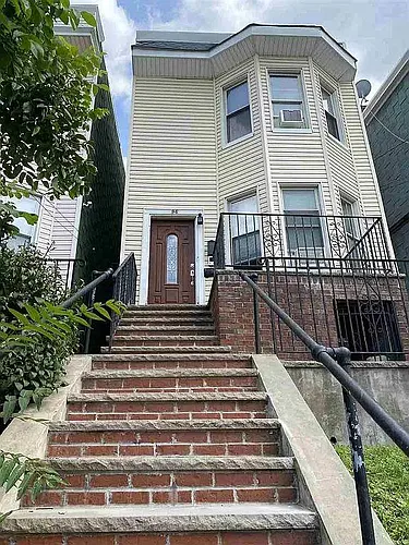 96 Garrison Ave #1 Photo 1