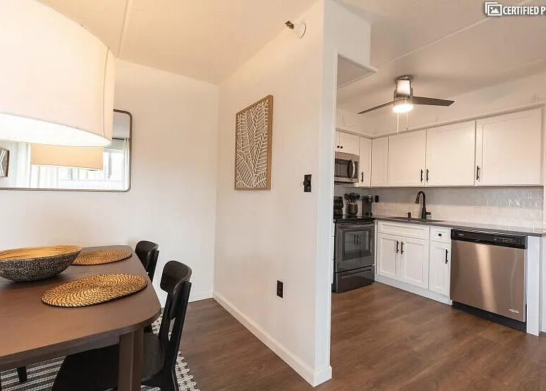 205 Mineola Blvd #2I — Photo 10