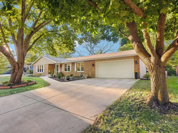 404 Briar Ln, Morris, IL 60450