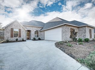 809 Silver Pointe, Pearl, MS 39208