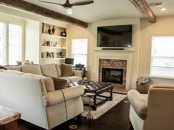 3rd image of 4559 Shady Grove Ln