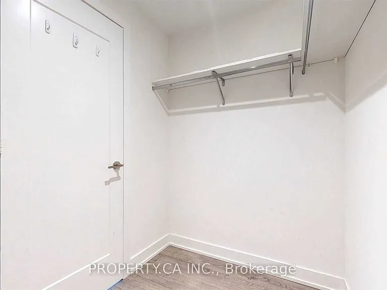 80 Vanauley St #315 — Photo 12