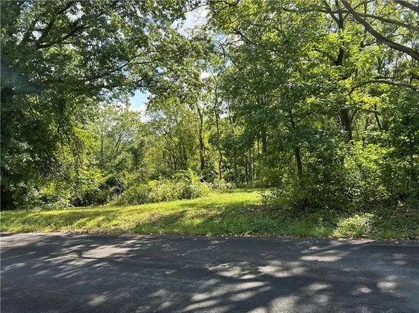 2 Brehm Rd, Washington, PA 15301