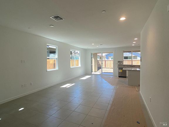 5th image of 2383 Park Place