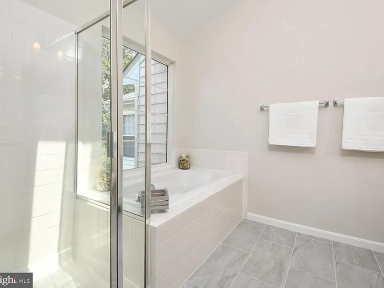 3802 Koval Ln — Photo 14