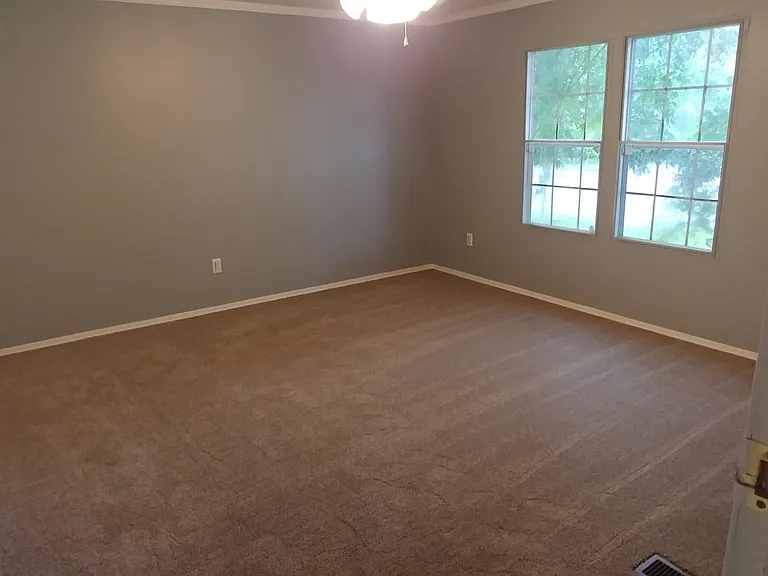 2362 Belmont Dr — Photo 8