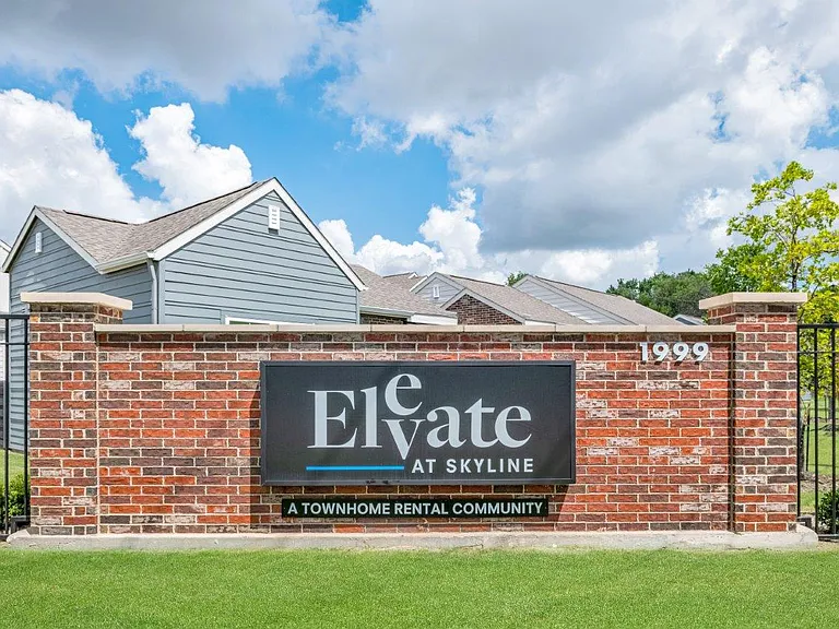 Elevate at Skyline Townhomes — Photo 31