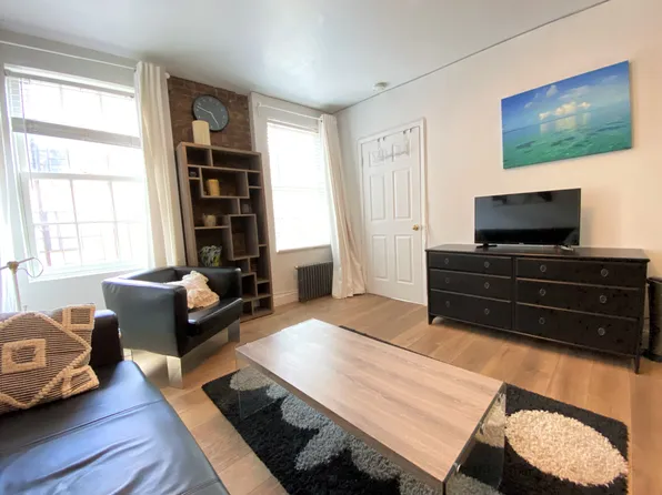 239 West 12th Street image 3 of 4