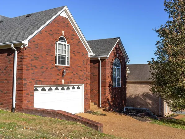 108 Fieldcrest Dr, Hendersonville, TN 37075