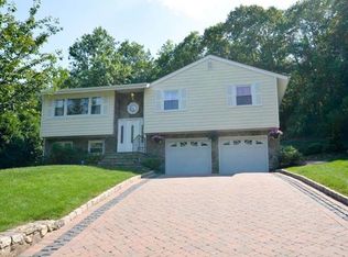 7 Glen Ridge Rd, Mahopac, NY 10541