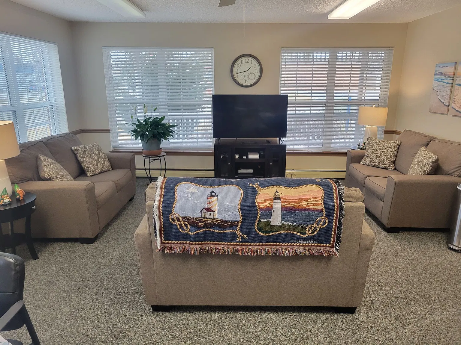 River House — Photo 2