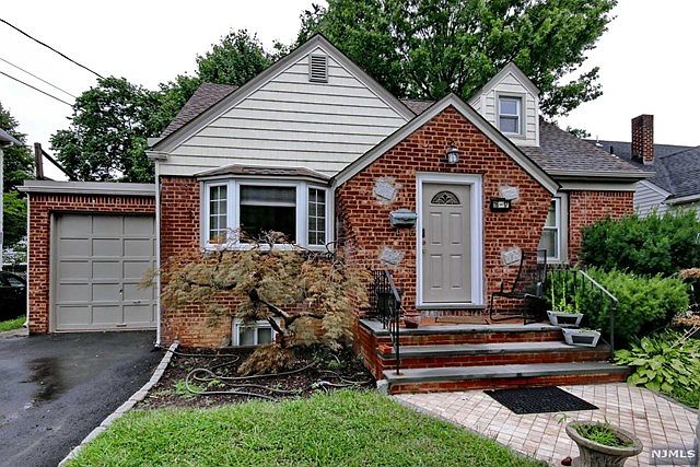 1st image of 16-17 Ellis Ave #1X
