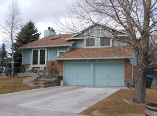 2300 Plain View Rd, Cheyenne, WY 82009