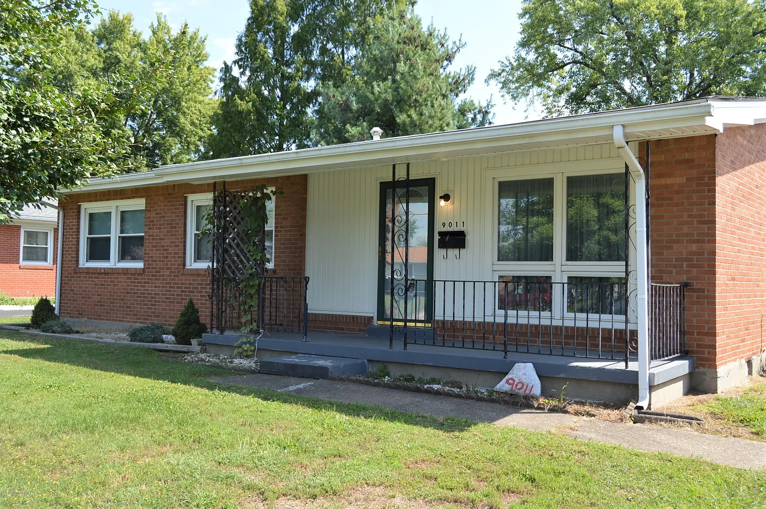 9011 Seaforth Dr photo 1