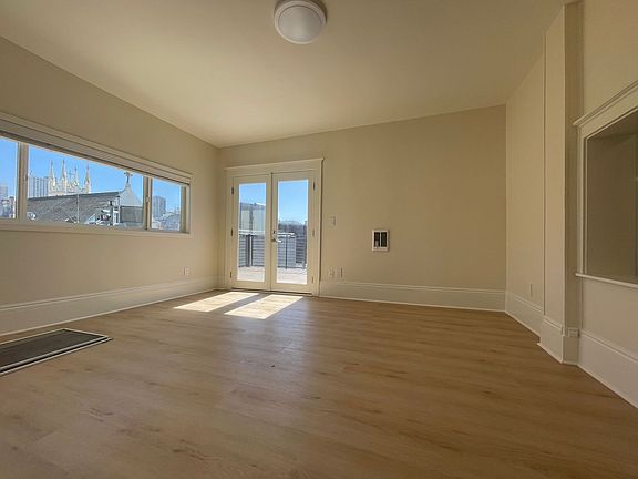 5th image of 1367 Grant Ave APT 5