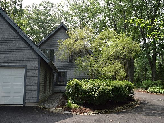 4th image of 560 Bluff Rd