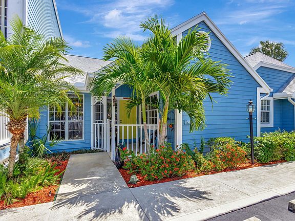 4th image of 716 Ocean Dunes Cir