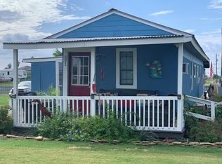 521 Copano Cove Rd, Rockport, TX 78382