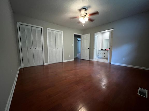 3rd image of 1018 Brynewood Ter