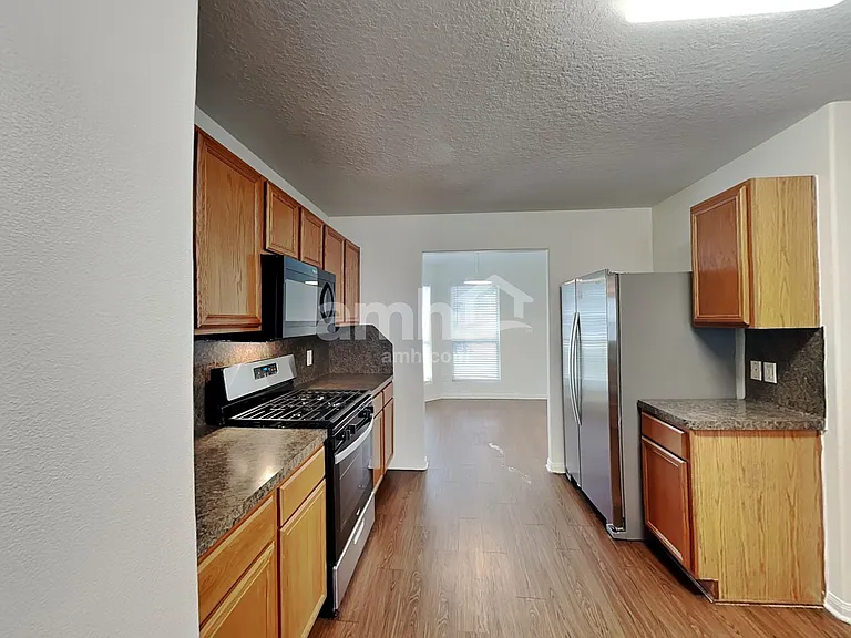3631 Barkers Crossing Ave — Photo 3