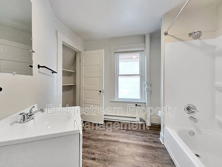 21B John St — Photo 10