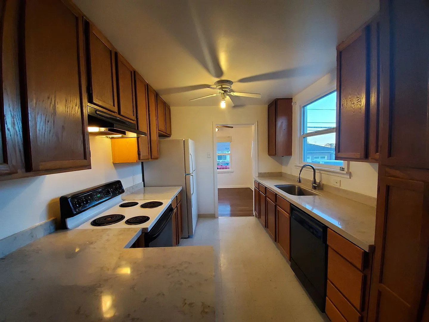 125 W 39th Ave photo 1
