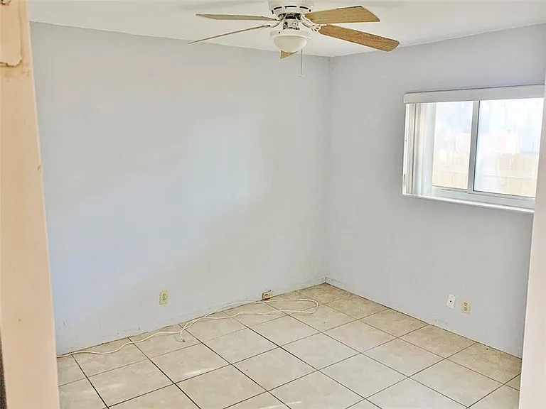 1958 Liberty St #2 — Photo 3
