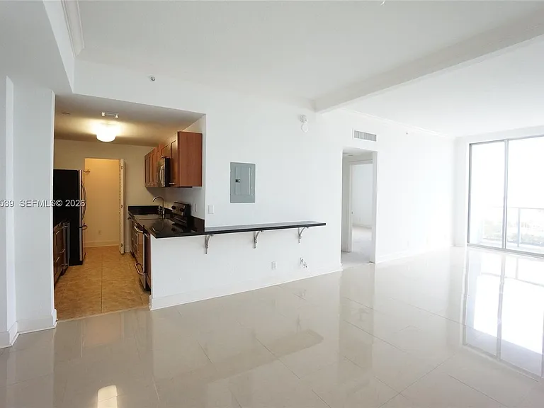 401 69th St #Penthouse 101 — Photo 10