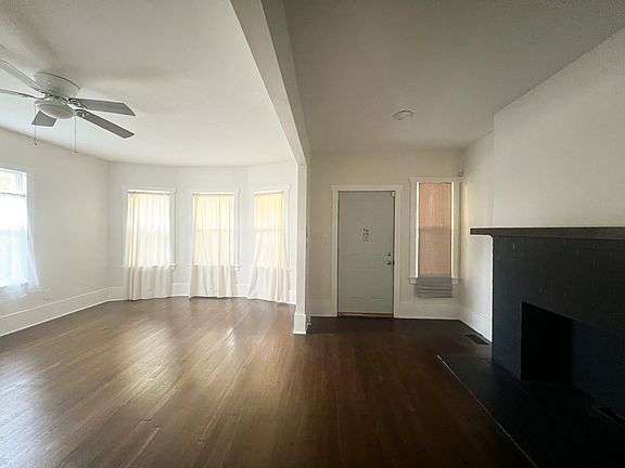 entry / living room