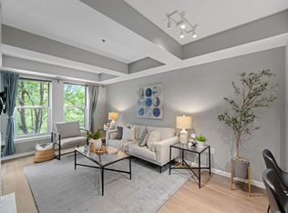 645 N 1st St APT 305, Minneapolis, MN 55401