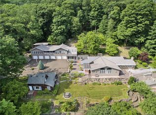 36 Sky Meadow Rd, Suffern, NY 10901