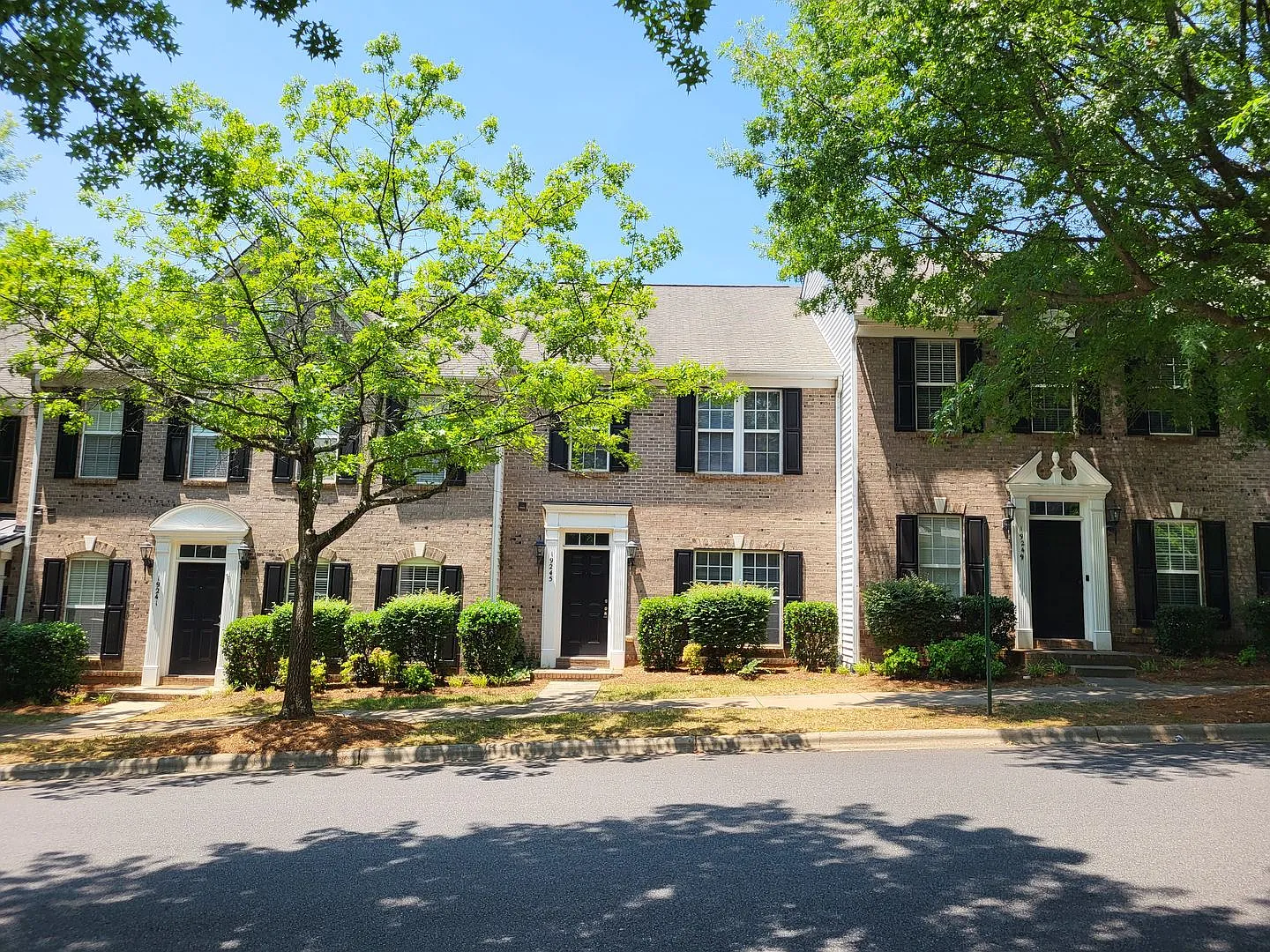 3 bedroom townhome in Cornelius — Photo 2
