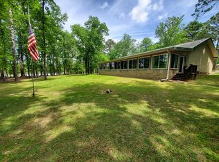 32 Lakepoint Dr, Fort Gaines, GA 39851