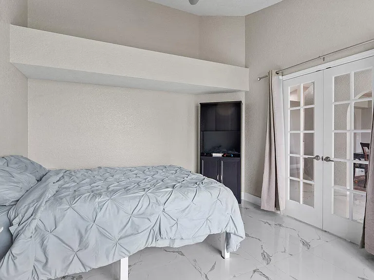 13710 Callington Dr — Photo 19