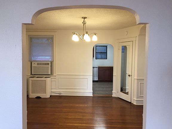 4th image of 5851 Woodcrest Ave #A