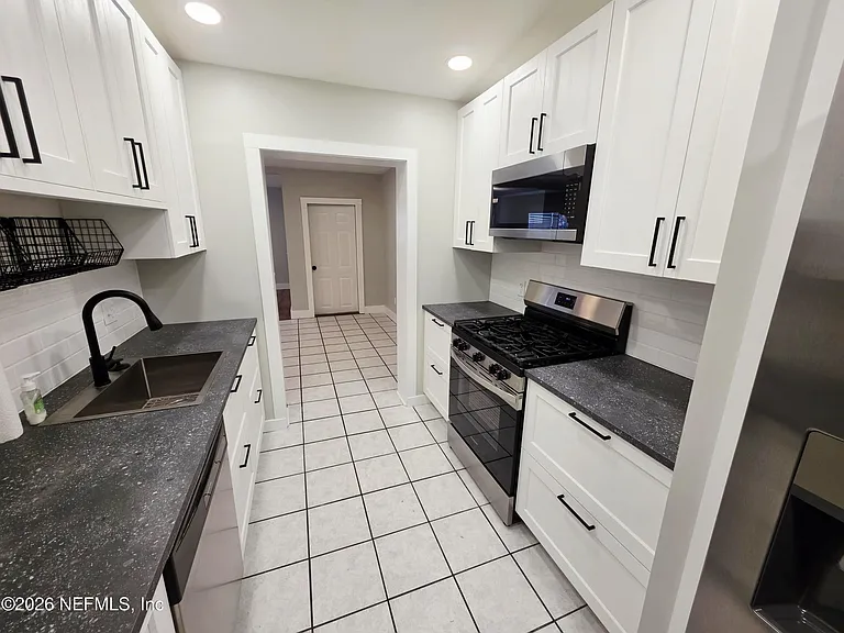2146 Antilles Ct — Photo 23