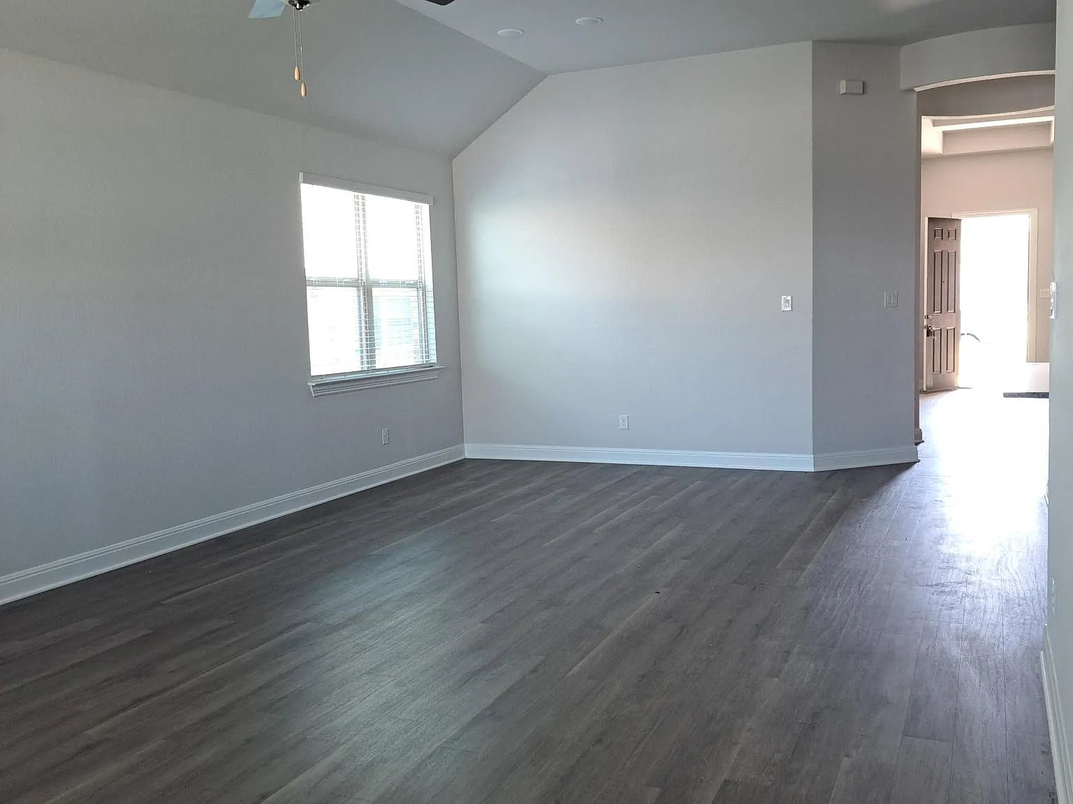 4 bed, 2163 sqft, $2,500 — Photo 3
