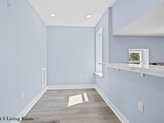 2nd image of 1716 W Oxford St #3