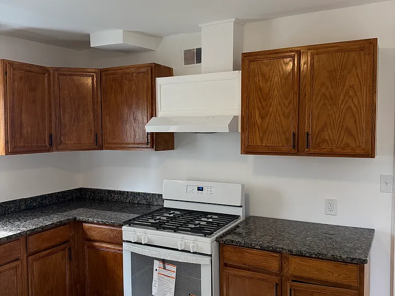 35 Harding Ave — Photo 49
