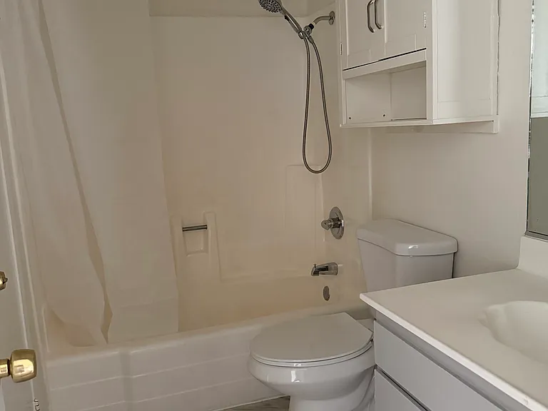 2nd floor bathroom