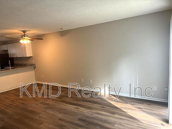 4th image of 3912 Briarhill Dr