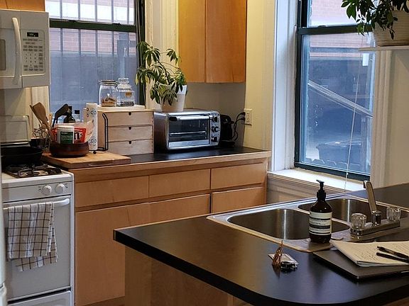 Kitchen includes DW next to the sink so it isn't visible here