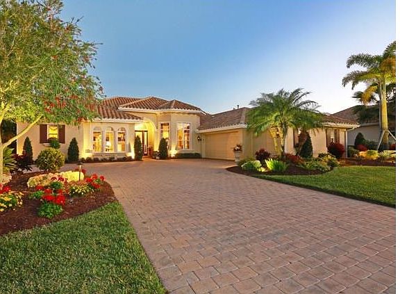 2nd image of 238 Pesaro Dr