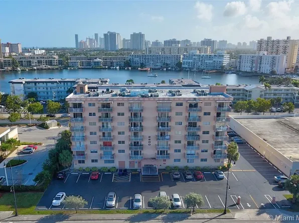 2200 E Hallandale Beach Blvd APT 301, Hallandale, FL 33009