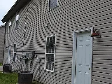 1402 Raleigh Dr — Photo 9