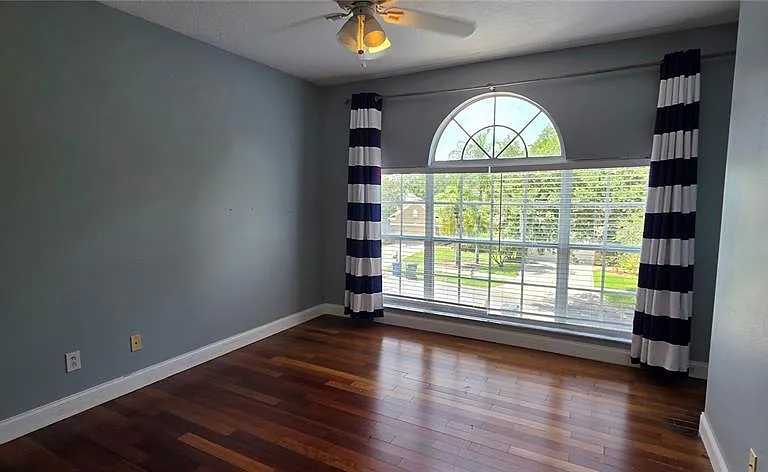 11609 Greensleeve Ave — Photo 36