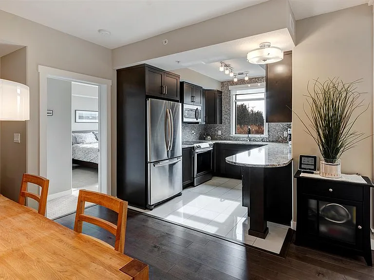 32 Varsity Estates Cir NW #102 — Photo 11