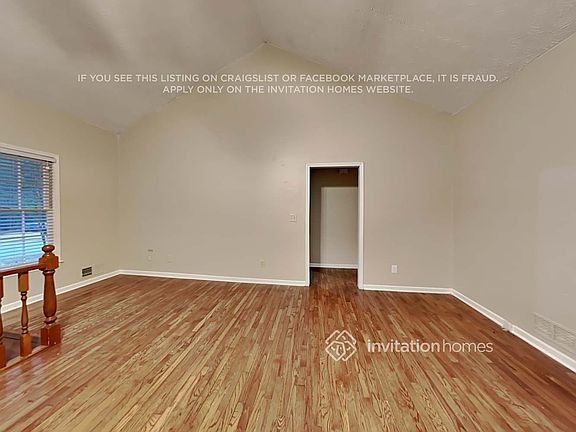 4th image of 1555 Pine Creek Way