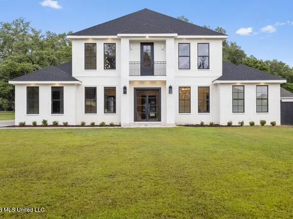 7557 Oakenshield Ln, Pass Christian, MS 39571