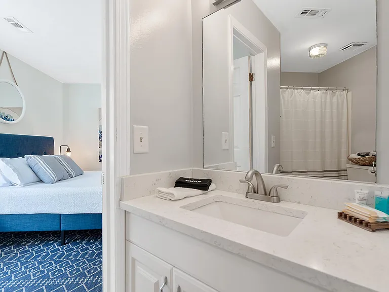 4114 Holiday Dr #17 — Photo 11